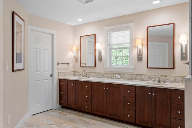 54 William Street, Andover, MA 01810