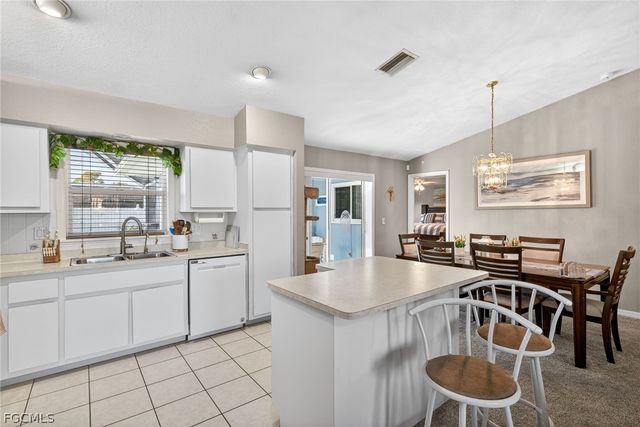 1114 SE 14th TER, Cape Coral, FL 33990