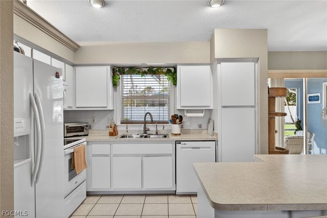 1114 SE 14th TER, Cape Coral, FL 33990