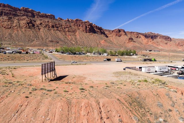 2001 S HIGHWAY 191, Moab, UT 84532