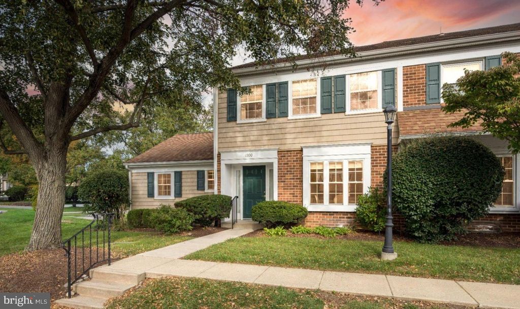 1300 PUTNAM BLVD #43, WALLINGFORD, PA 19086 — exterior
