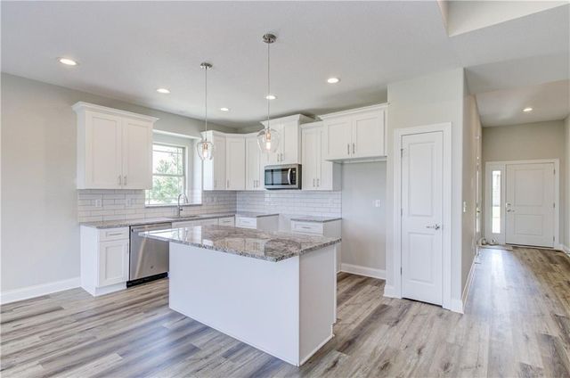 1828 N 92nd Terrace, Kansas City, KS 66112