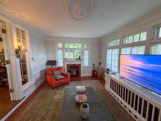 213 Harris Ave, Woonsocket, RI 02895