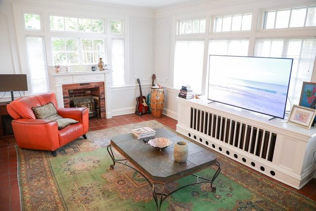 213 Harris Ave, Woonsocket, RI 02895