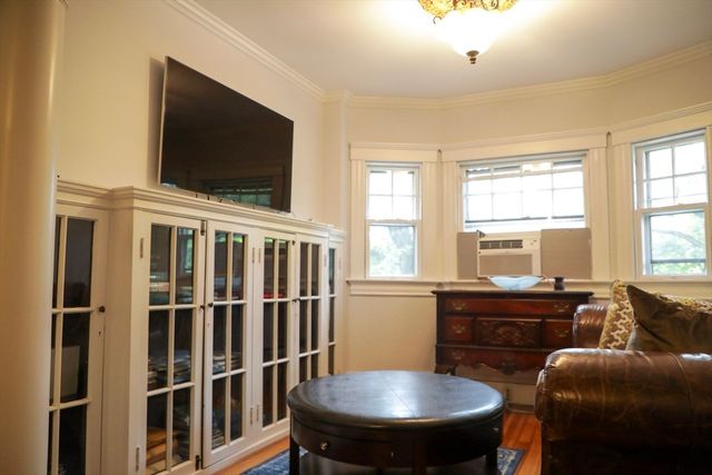 213 Harris Ave, Woonsocket, RI 02895