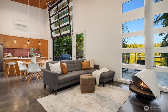 113 NW Lake Roesiger Road, Snohomish, WA 98290