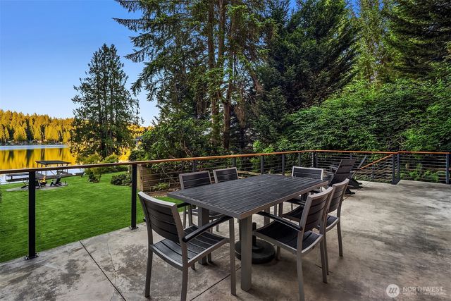 113 NW Lake Roesiger Road, Snohomish, WA 98290