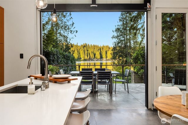 113 NW Lake Roesiger Road, Snohomish, WA 98290