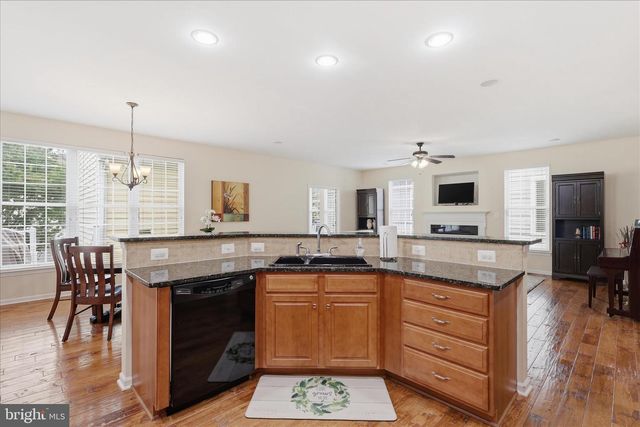 25202 JUSTICE DR, Chantilly, VA 20152