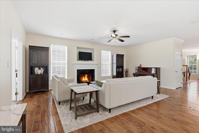 25202 JUSTICE DR, Chantilly, VA 20152