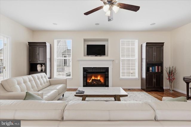 25202 JUSTICE DR, Chantilly, VA 20152