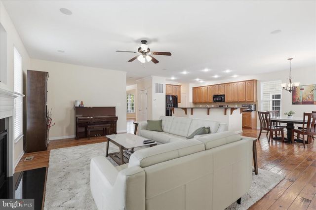 25202 JUSTICE DR, Chantilly, VA 20152
