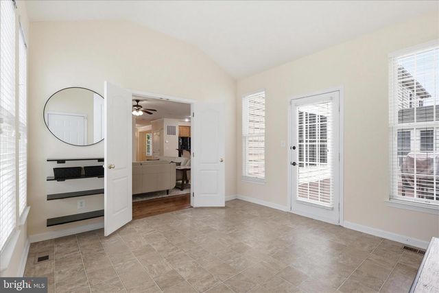 25202 JUSTICE DR, Chantilly, VA 20152