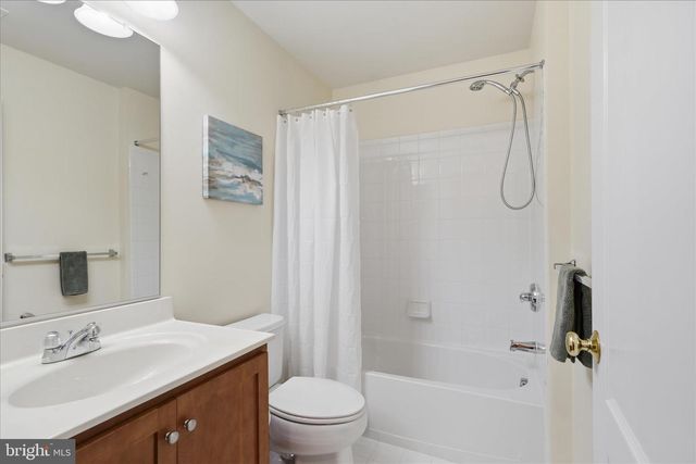 25202 JUSTICE DR, Chantilly, VA 20152
