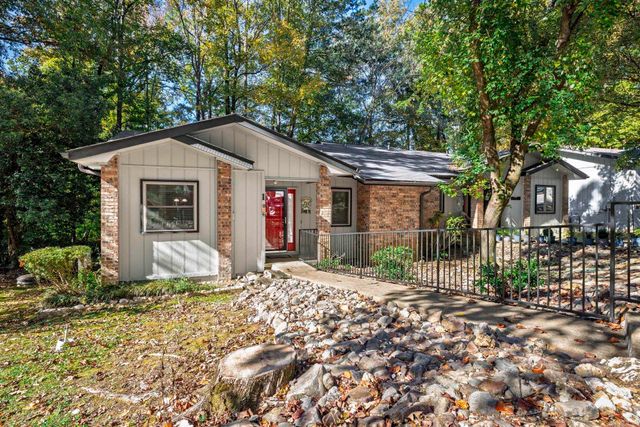 1 Cortez Way, Hot Springs Village, AR 71909