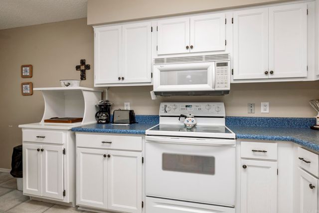 1 Cortez Way, Hot Springs Village, AR 71909