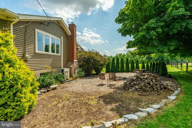 1504 BRUNNERVILLE RD, Lititz, PA 17543