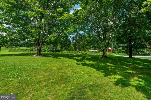 1504 BRUNNERVILLE RD, Lititz, PA 17543