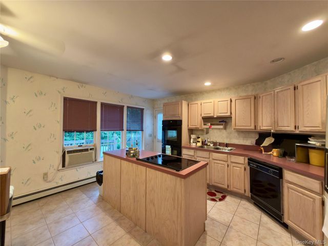 79 Connelly Drive, Staatsburg, NY 12580