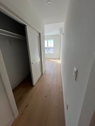 105 Sea Street 205, Quincy, MA 02169