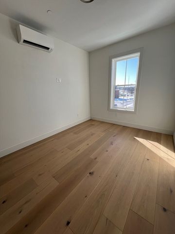 105 Sea Street 205, Quincy, MA 02169