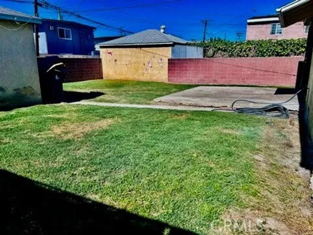 1073 E Plymouth Street, Long Beach, CA 90805