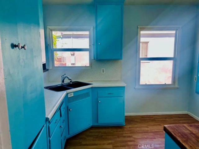 1073 E Plymouth Street, Long Beach, CA 90805