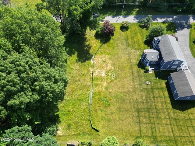 16 Bonneau Road, Clifton Park, NY 12065