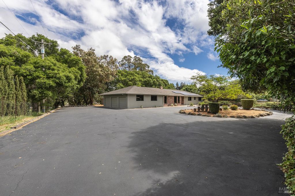 520 Fair Ave, Petaluma, CA 94952