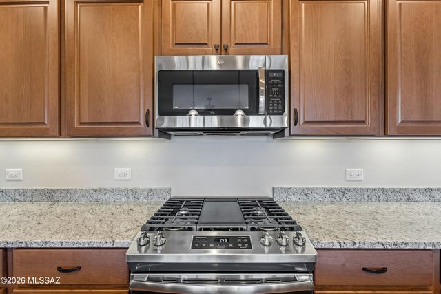 1717 E Sage Thrasher Drive, Green Valley, AZ 85614