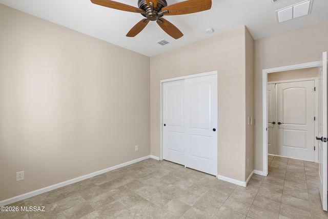 1717 E Sage Thrasher Drive, Green Valley, AZ 85614