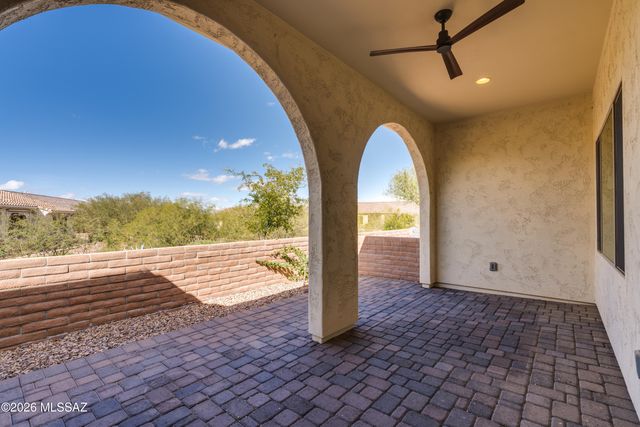 1717 E Sage Thrasher Drive, Green Valley, AZ 85614