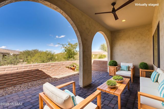 1717 E Sage Thrasher Drive, Green Valley, AZ 85614