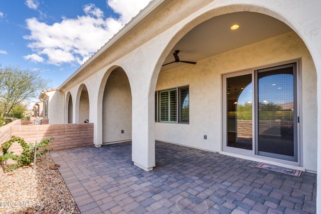 1717 E Sage Thrasher Drive, Green Valley, AZ 85614
