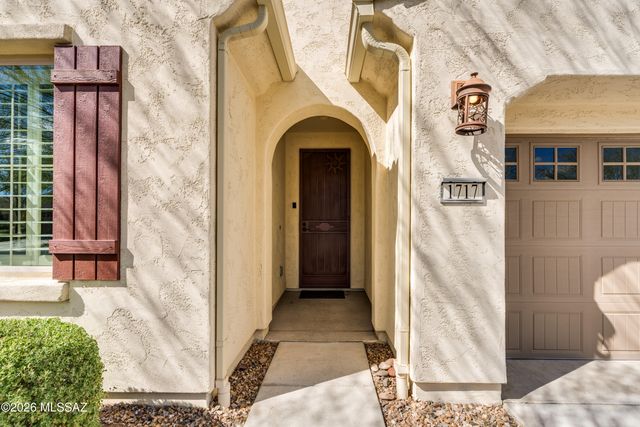1717 E Sage Thrasher Drive, Green Valley, AZ 85614