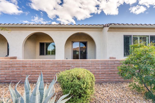 1717 E Sage Thrasher Drive, Green Valley, AZ 85614