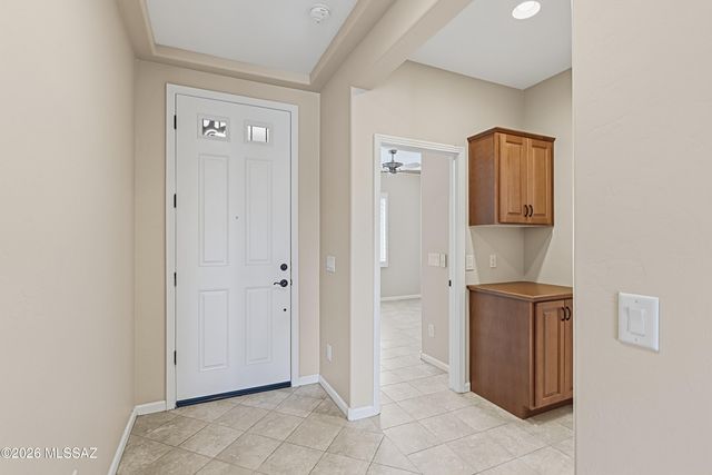 1717 E Sage Thrasher Drive, Green Valley, AZ 85614