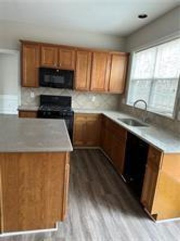 520 Hammersmith Drive, Suwanee, GA 30024