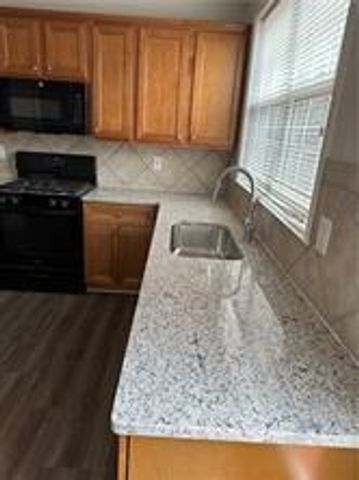 520 Hammersmith Drive, Suwanee, GA 30024