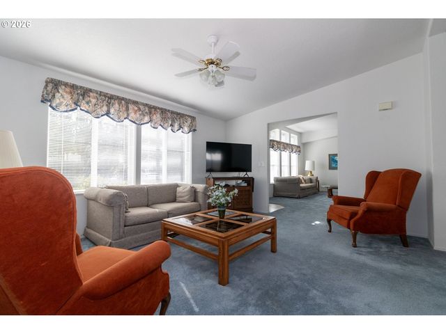 613 GLENBROOK Cir, Florence, OR 97439