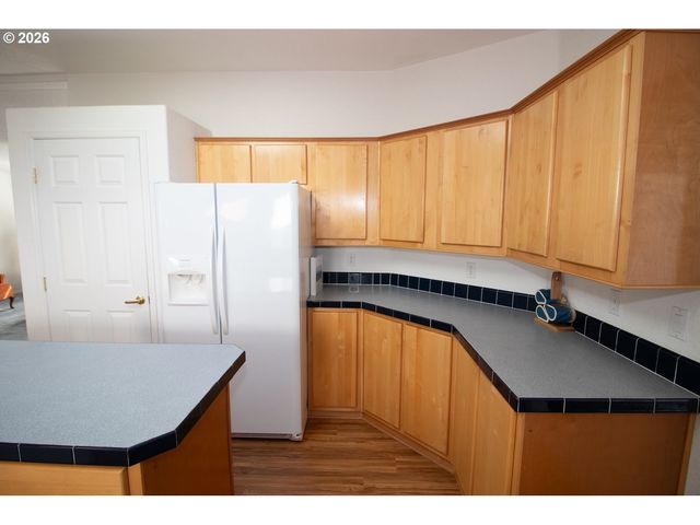 613 GLENBROOK Cir, Florence, OR 97439