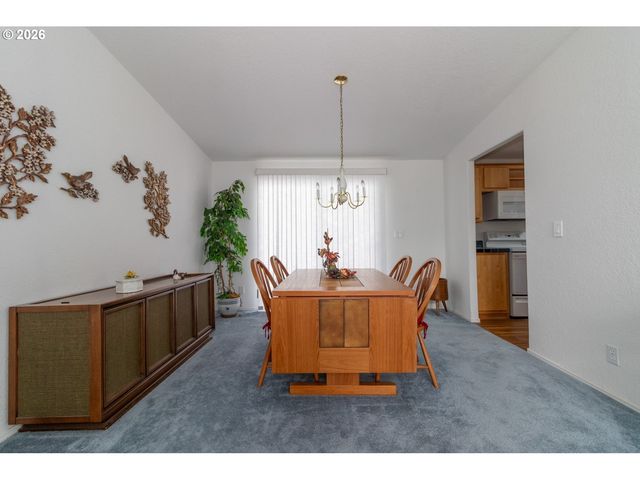 613 GLENBROOK Cir, Florence, OR 97439