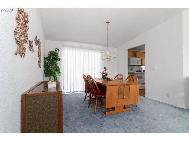 613 GLENBROOK Cir, Florence, OR 97439