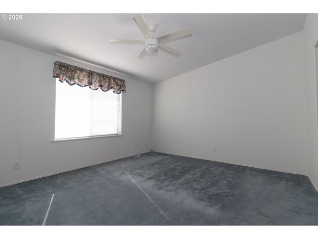 613 GLENBROOK Cir, Florence, OR 97439