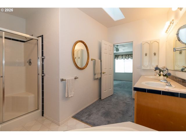 613 GLENBROOK Cir, Florence, OR 97439