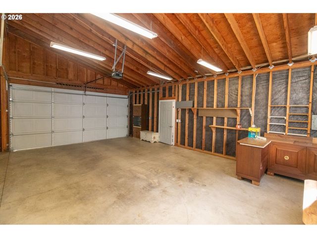 613 GLENBROOK Cir, Florence, OR 97439