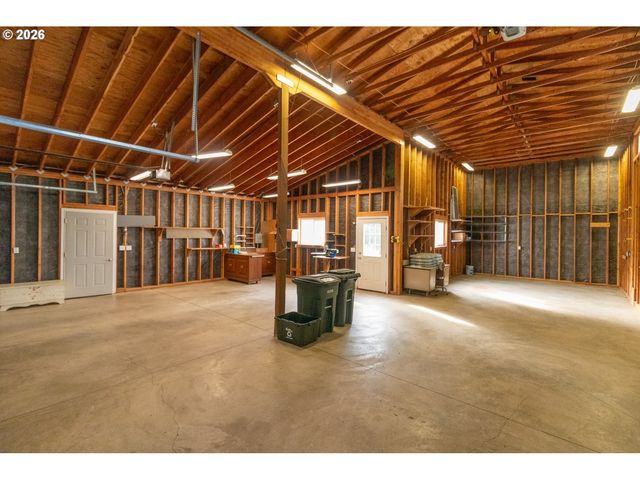 613 GLENBROOK Cir, Florence, OR 97439