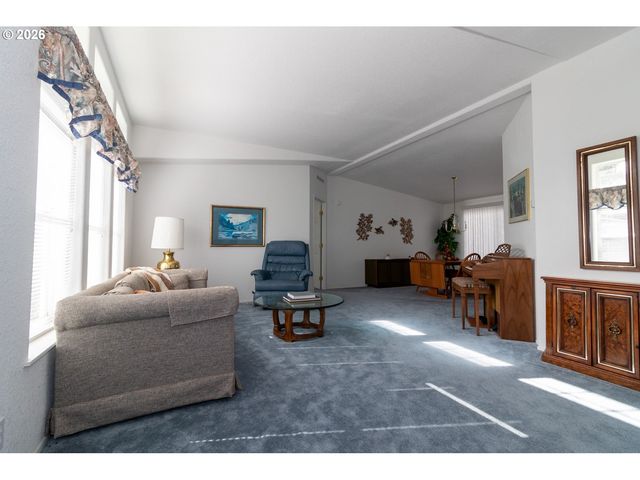 613 GLENBROOK Cir, Florence, OR 97439