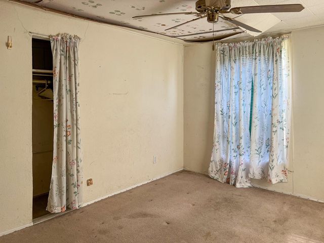 103 Avenue I, El Campo, TX 77437