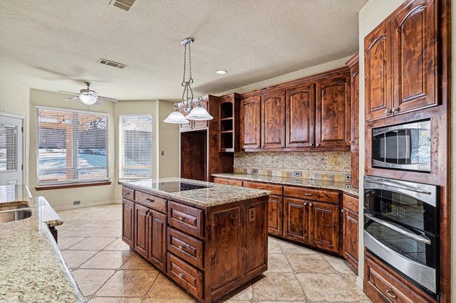 6707 Canyon Crest Drive, Fort Worth, TX 76132